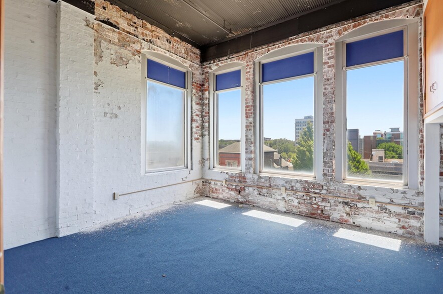 More Photos Of 536 E Market St, Indianapolis Office For Sale