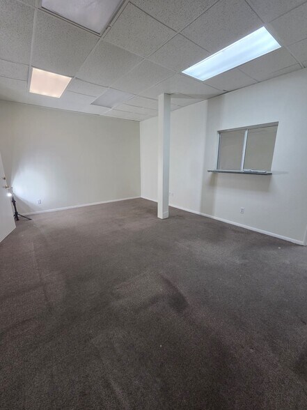 More Photos Of 44143-44147 20th St W, Lancaster Medical For Sale