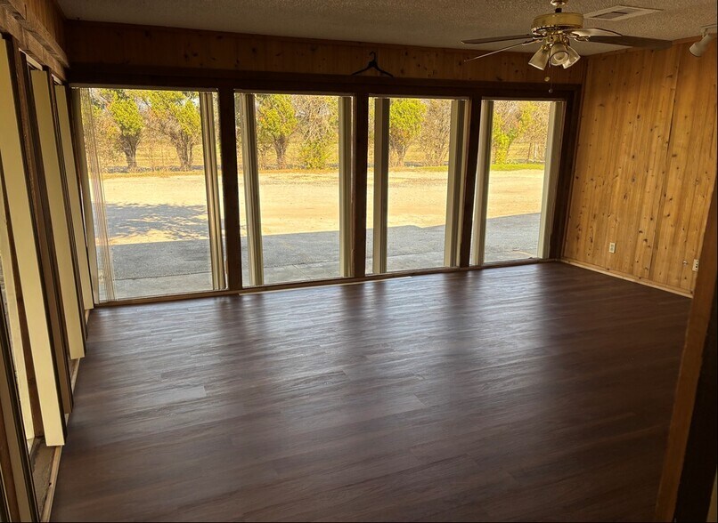 More Photos Of 29768 Bulverde Ln, Bulverde Storefront Retail Office For Lease