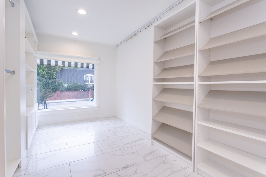 More Photos Of 6017 Melrose Ave, Los Angeles Storefront Retail Residential For Sale