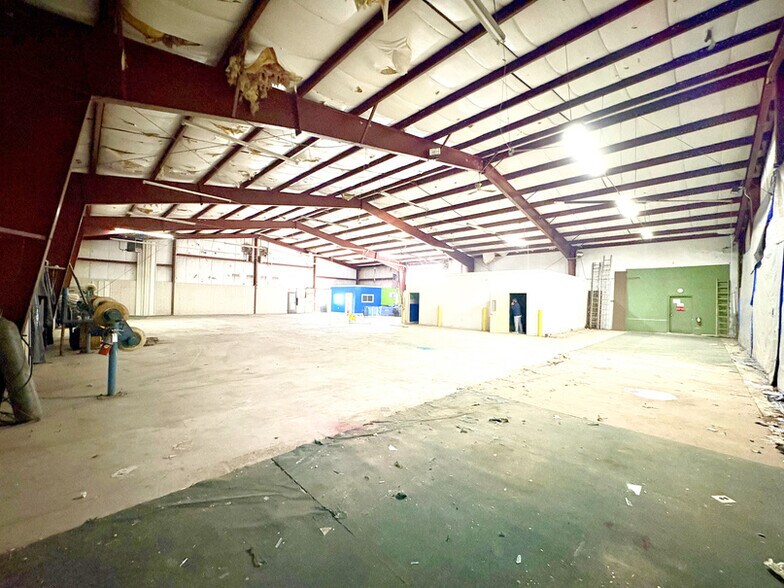 More Photos Of 600 Gateway Blvd, Westville Warehouse For Sale
