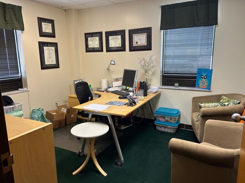 More Photos Of 310 35th St SE, Charleston Medical For Sale