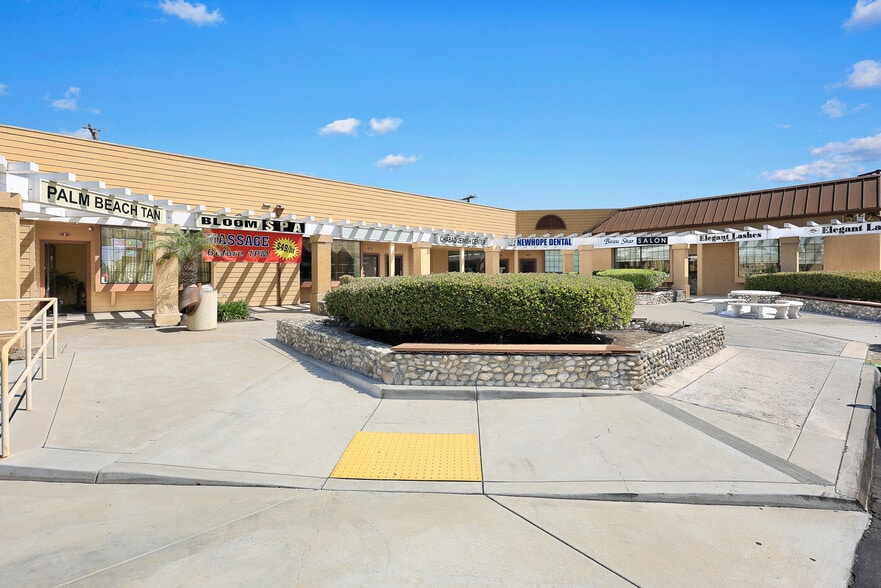 More Photos Of 13112 Newport Ave, Tustin Unknown For Lease