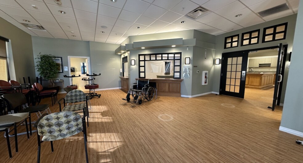 More Photos Of 1200-1620 W 75th St, Downers Grove Unknown For Lease