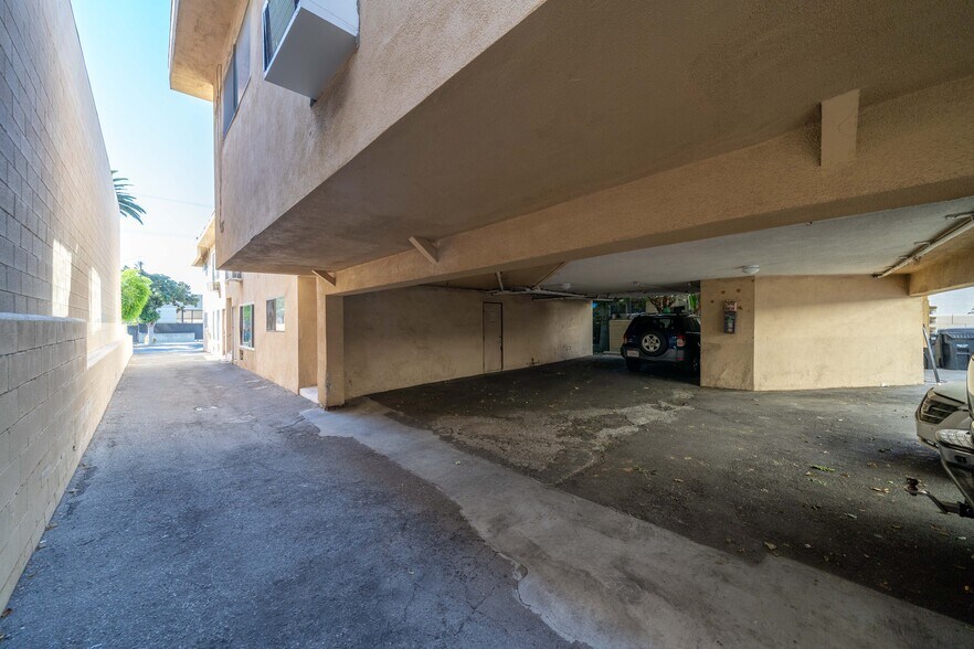 More Photos Of 16129 Cantlay St, Van Nuys Apartments For Sale