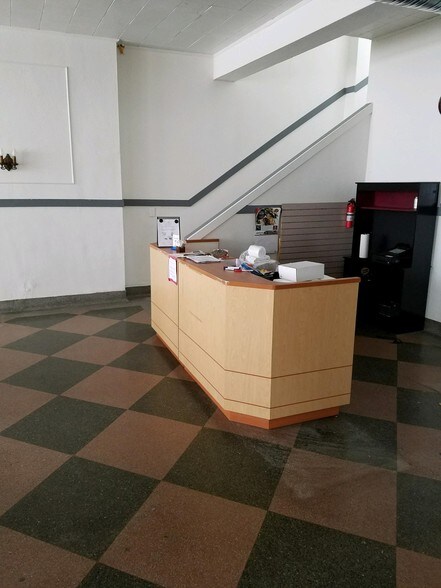 More Photos Of 612 W Gallatin St, Vandalia Apartments For Sale