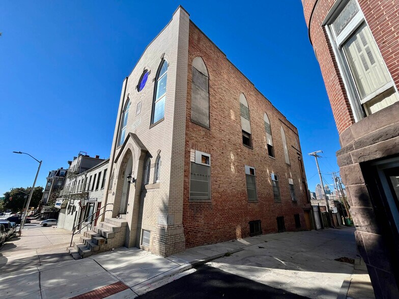 More Photos Of 4 N Broadway, Baltimore Specialty For Sale
