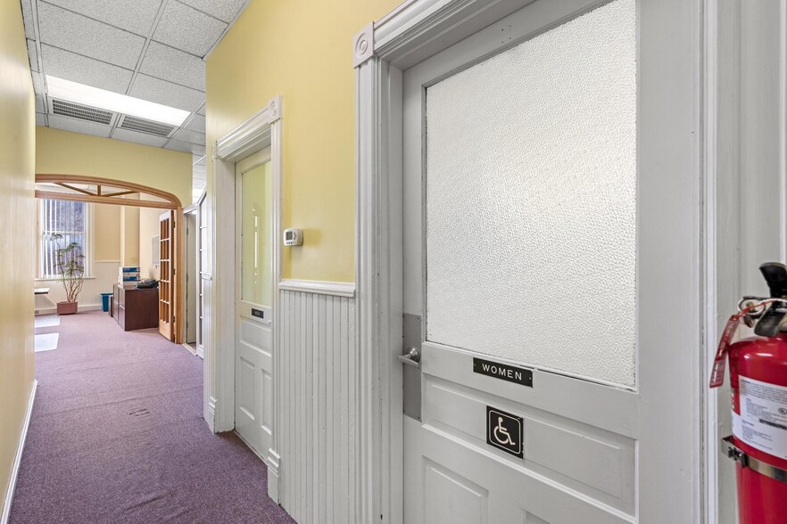 More Photos Of 45 East Piccadilly, Winchester Office For Lease