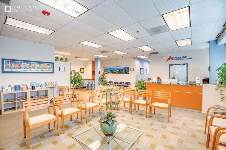 More Photos Of 1952 Mcdowell Rd, Naperville Business Park For Lease