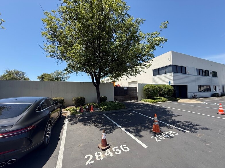 More Photos Of 28435 Century St, Hayward Light Distribution For Sale