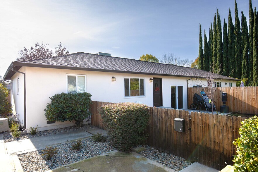 More Photos Of 5652-5654 Broadway, Sacramento Apartments For Sale