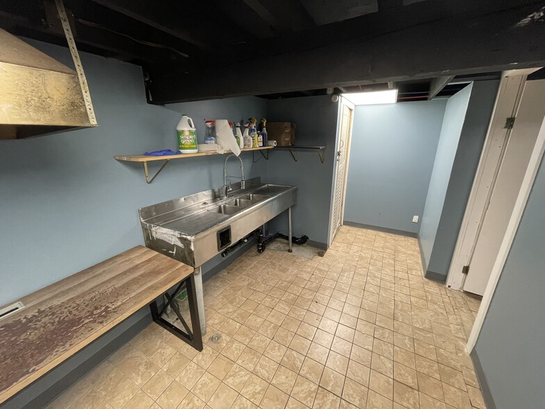 More Photos Of 2201 Rainier Ave S, Seattle Restaurant For Lease