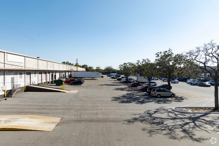More Photos Of 4702-4788 Distribution Dr, Tampa Unknown For Lease