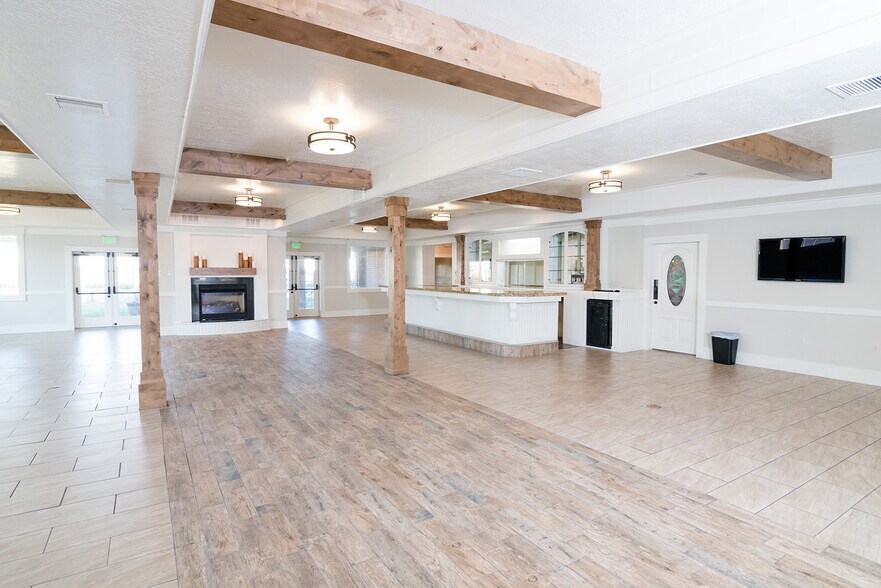 More Photos Of 22 E 200 S, Clearfield Restaurant For Sale