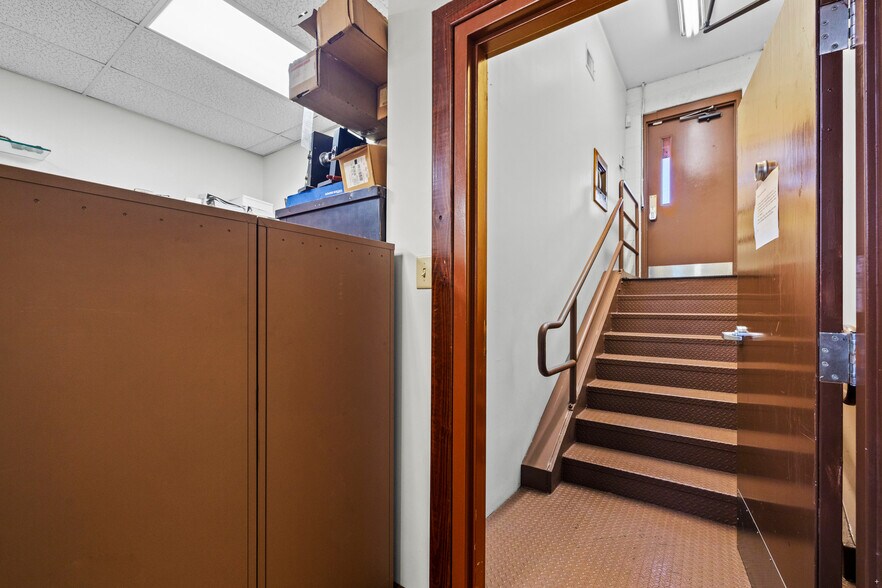 More Photos Of 622 N Central St, Knoxville General Retail For Sale