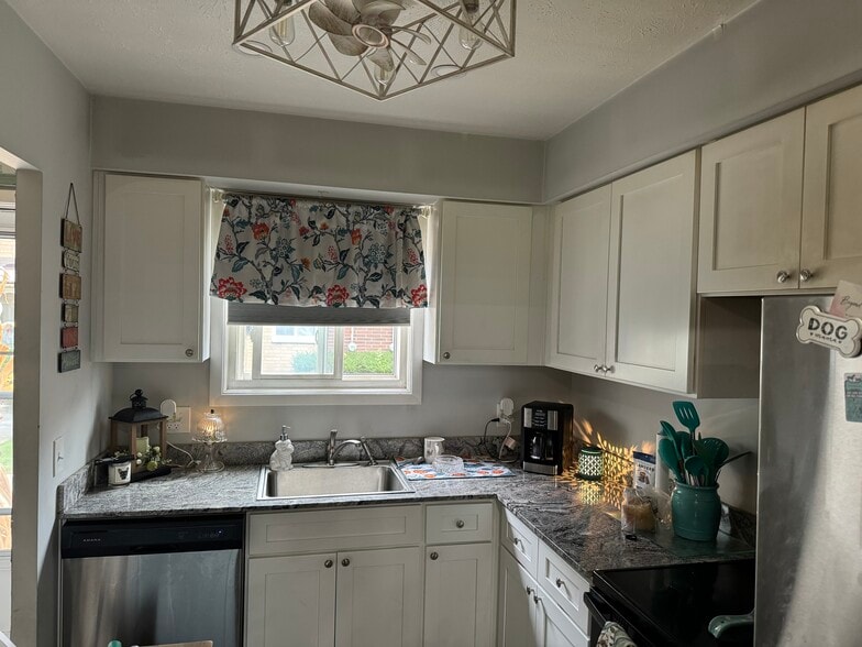 More Photos Of 1400 Ranchland Dr, Mayfield Heights Apartments For Sale