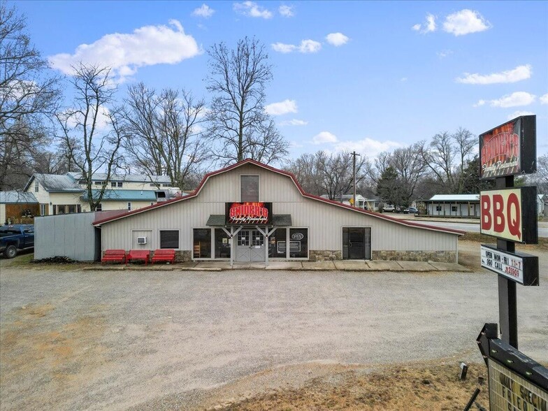 Primary Photo Of 1027 Porter Wagoner Blvd, West Plains Restaurant For Sale