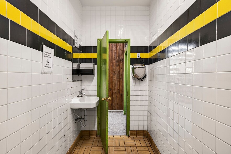 More Photos Of 6118 W Jim Bilton Blvd, Saint George Convenience Store For Sale