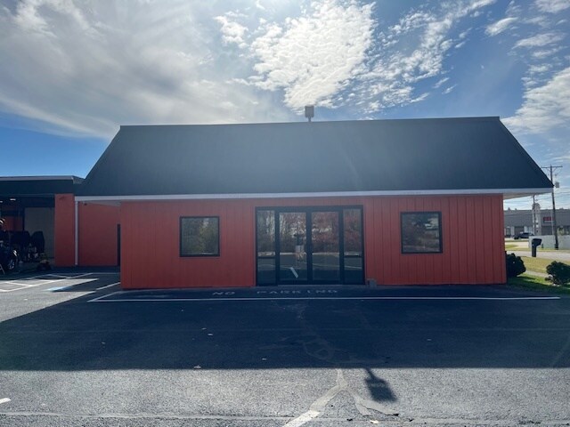 More Photos Of 1313 Newton Ave, Evansville Showroom For Lease