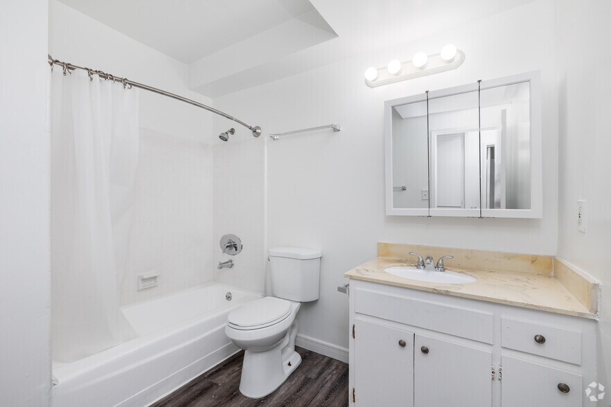 More Photos Of 2700 Ellendale Pl, Los Angeles Apartments For Sale