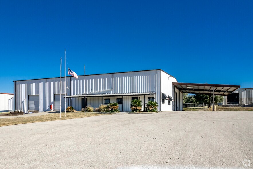Primary Photo Of 1900 E US Highway 90, Seguin Warehouse For Lease