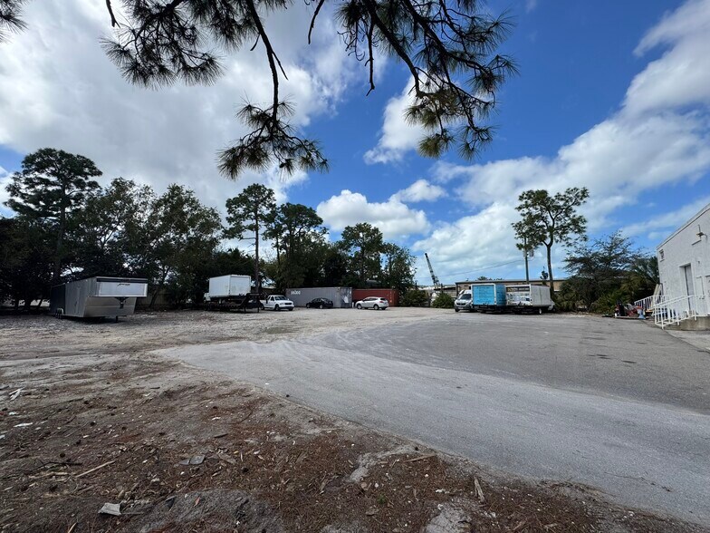 More Photos Of 3508 Enterprise Ave, Naples Light Distribution For Lease