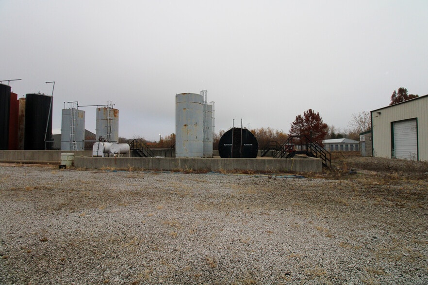 More Photos Of 7350 IL-111, South Roxana Specialty For Sale