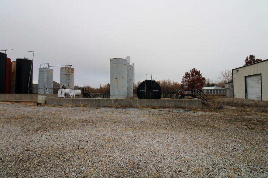 More Photos Of 7350 State Route 111, South Roxana Industrial For Sale