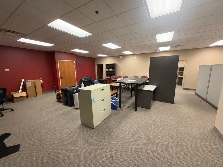 More Photos Of 4331 Brockton Dr SE, Grand Rapids Manufacturing For Sale