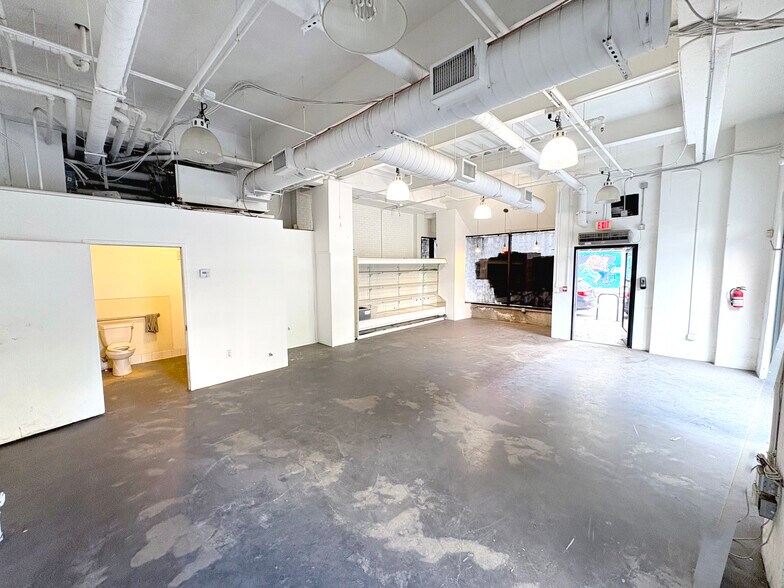More Photos Of 215 W 9th St, Los Angeles Apartments For Lease