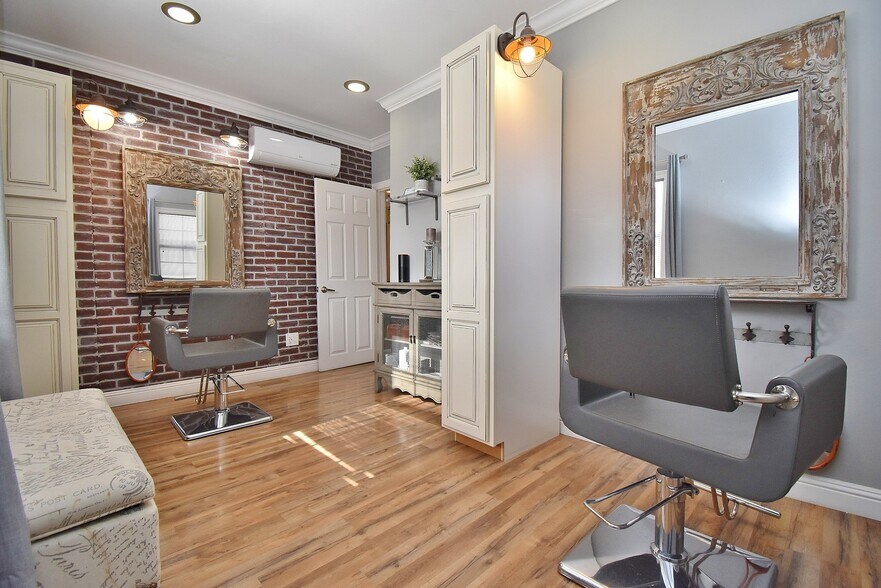 More Photos Of 264 Spring St, Pleasanton Storefront Retail Office For Lease