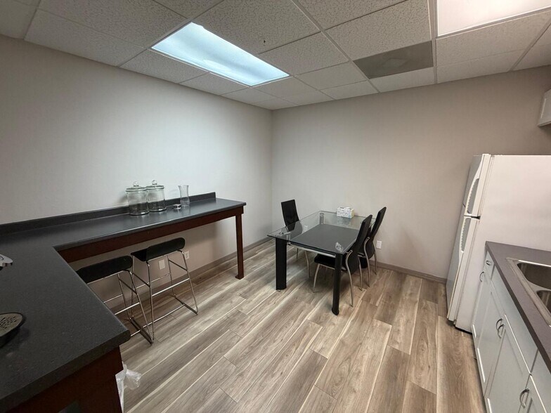 More Photos Of 1361 Royal Palm Square Blvd, Fort Myers Office For Lease