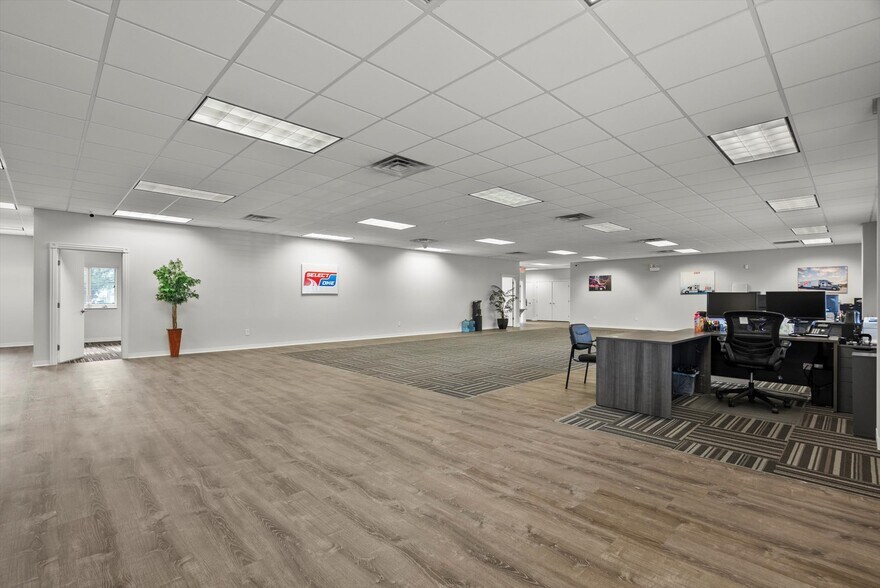 More Photos Of 24051 S Northern Illinois Dr, Channahon Truck Terminal For Sale