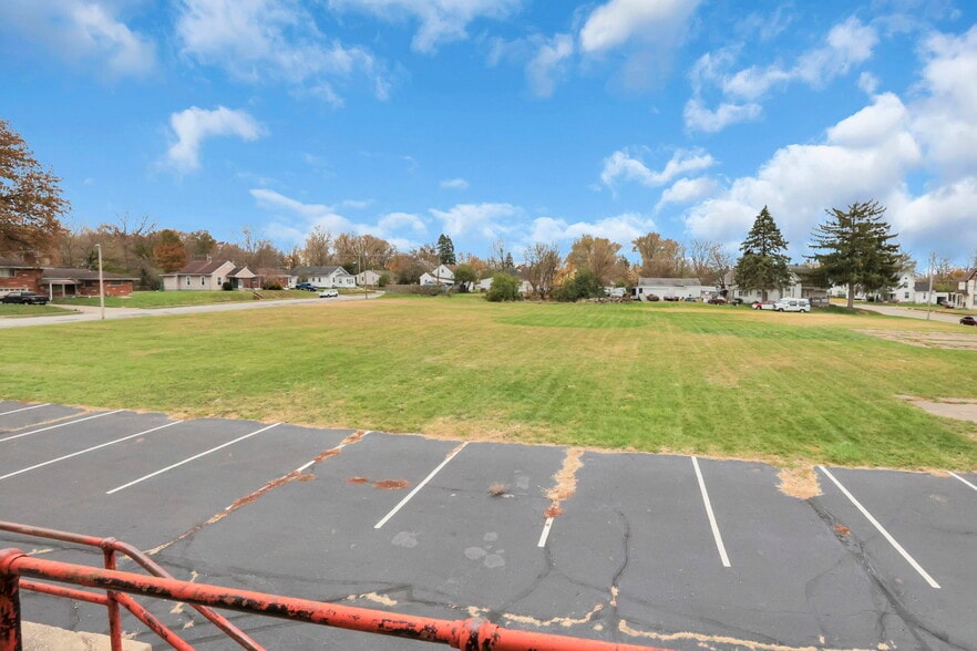 More Photos Of 300 E Auburn Ave, Springfield Office For Sale