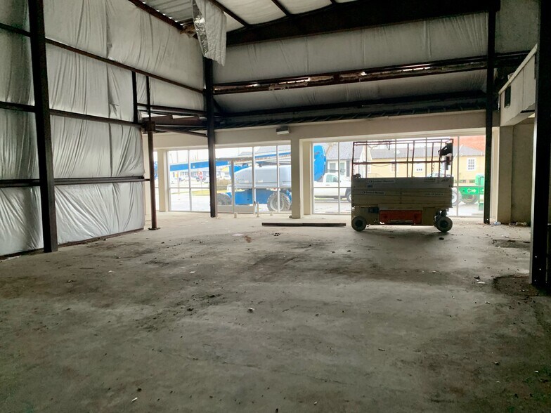 More Photos Of 6314 Jefferson Hwy, Harahan Light Distribution For Sale