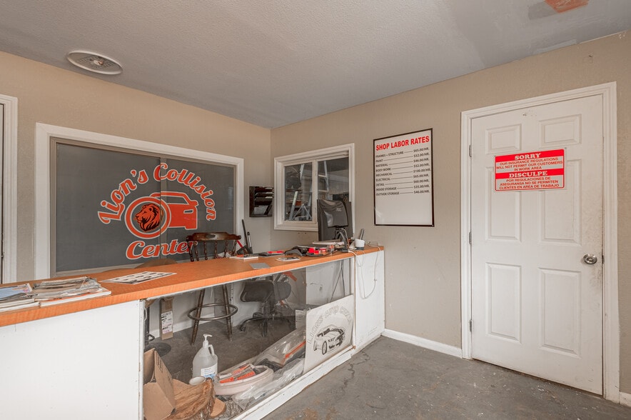 More Photos Of 316 Highway 190 E, Huntsville Auto Repair For Sale