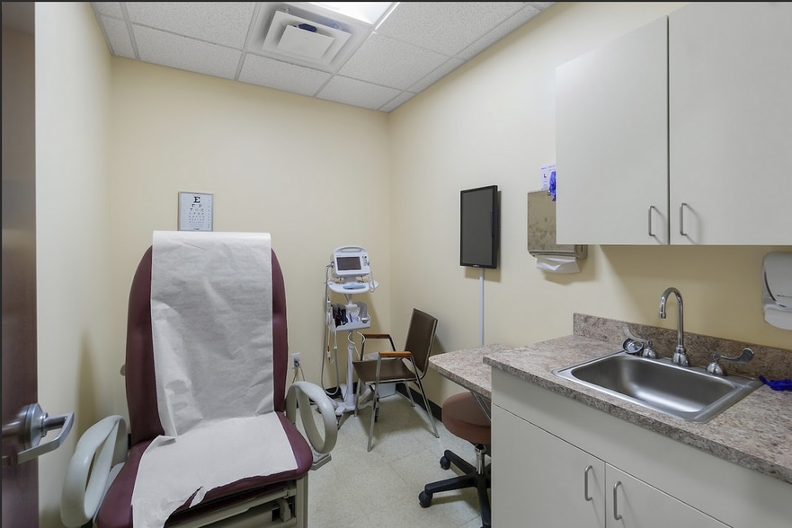 More Photos Of 109 Pine St, Syracuse Flex For Lease