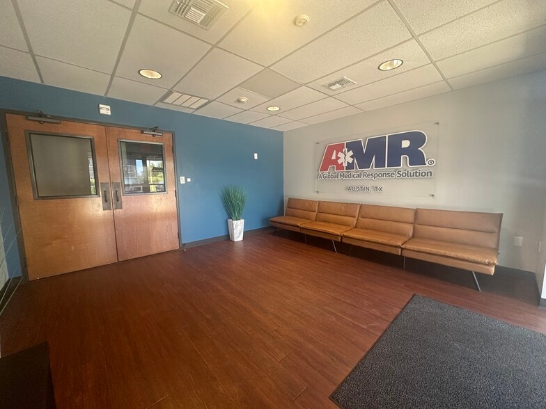 More Photos Of 4300 S Congress Ave, Austin Office For Sale