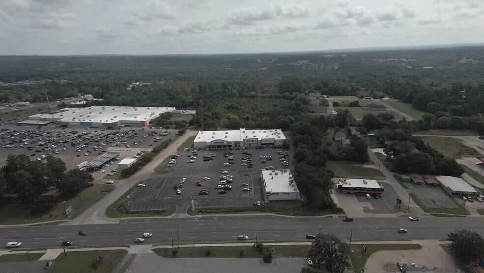 More Photos Of 4604 North St, Nacogdoches Storefront For Lease