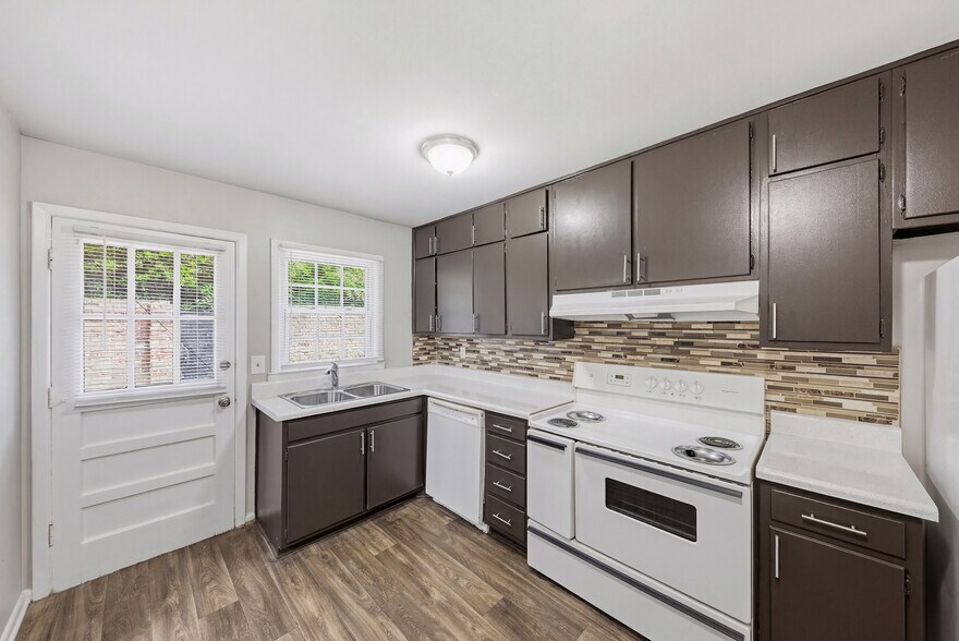 More Photos Of 3693-3735 Embry Cir, Chamblee Apartments For Sale