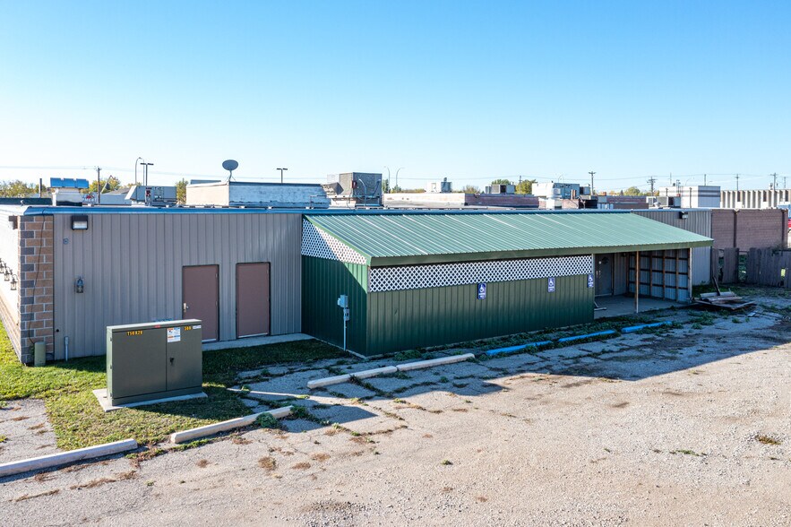 More Photos Of 3450 Gateway Dr, Grand Forks Restaurant For Lease