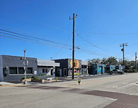More Photos Of 2212-2216 N Dixie Hwy, Wilton Manors Storefront Retail Office For Lease