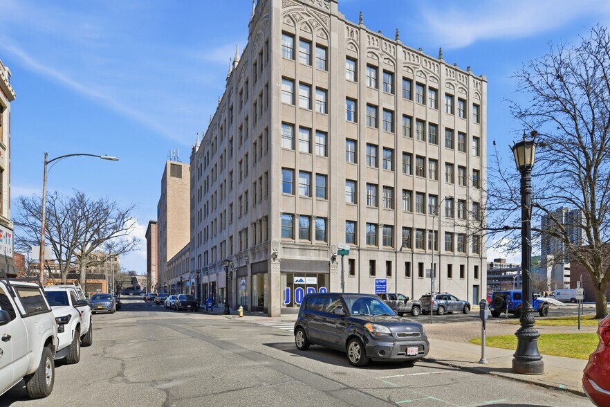 More Photos Of 289-307 Bridge St, Springfield Medical For Sale