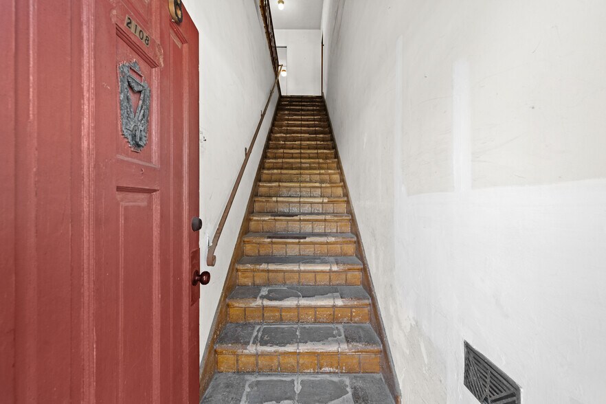 More Photos Of 2106 Valentine St, Los Angeles Apartments For Sale