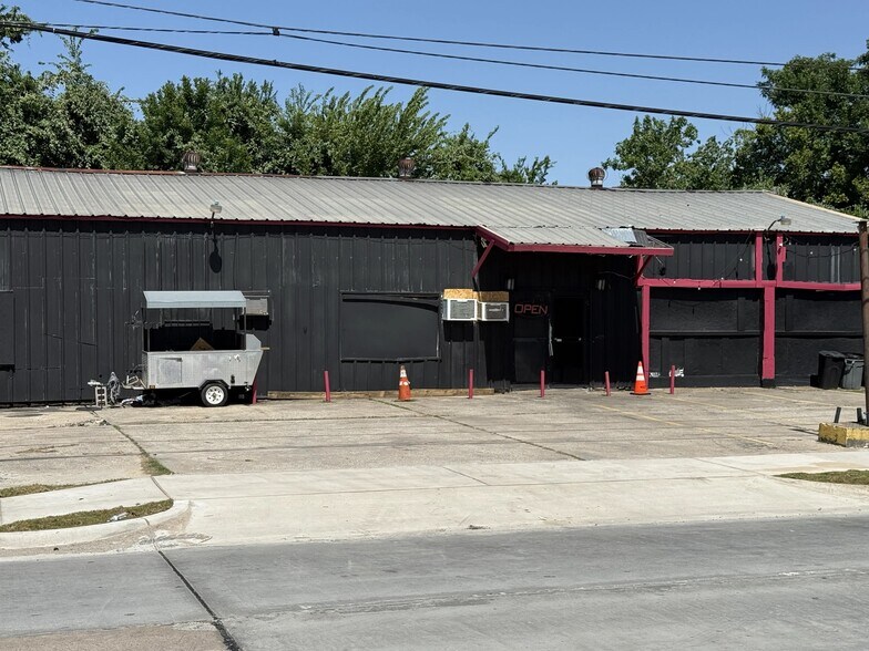 More Photos Of 8930 Scott St, Houston Warehouse For Sale