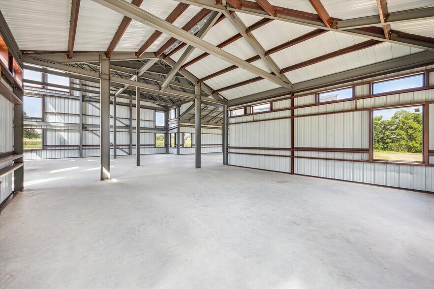 More Photos Of 1286 State Hwy 237 Hwy, Round Top Flex For Sale