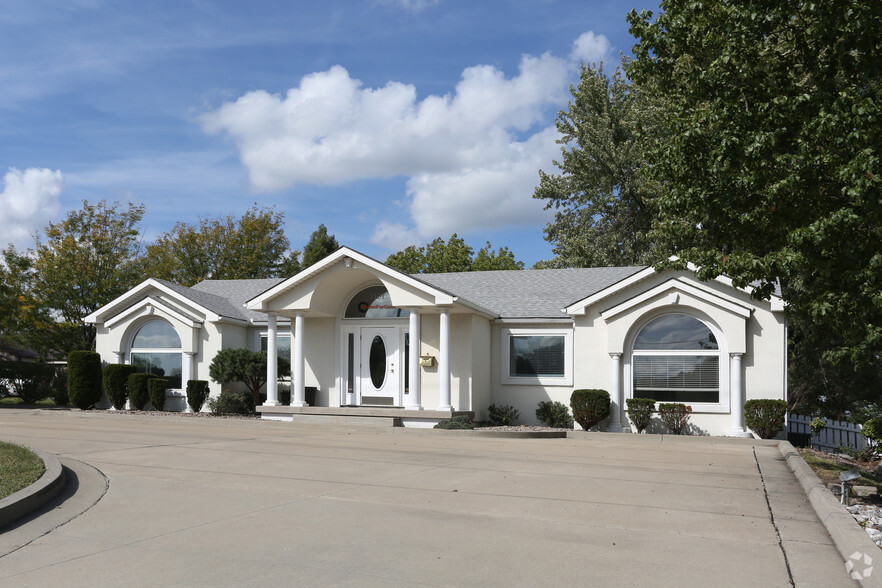 Primary Photo Of 1101 W Us-40 Hwy, Blue Springs Office For Lease