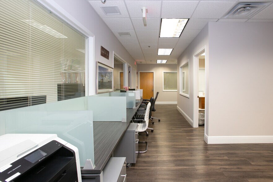 More Photos Of 2690 Weston Rd, Weston Office For Lease