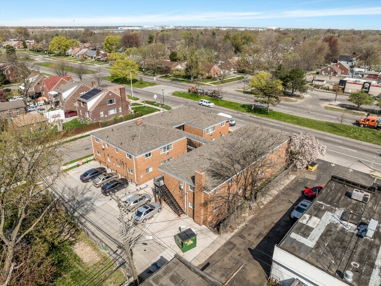 More Photos Of 4470-4480 E Outer Dr, Detroit Apartments For Sale