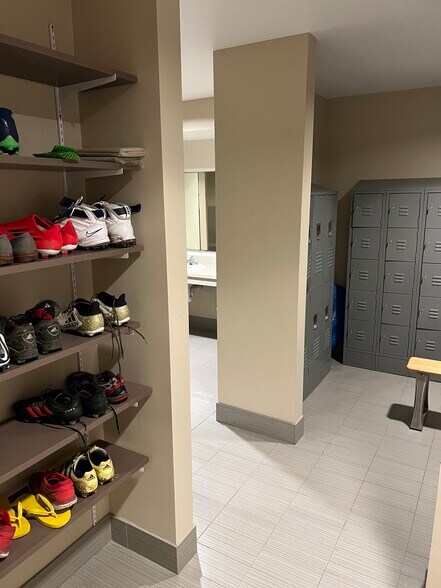 More Photos Of 4851 Lake Brook Dr, Glen Allen Office For Lease